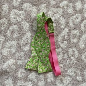 Lily Pulitzer Retired Rare Lion Print Bow Tie